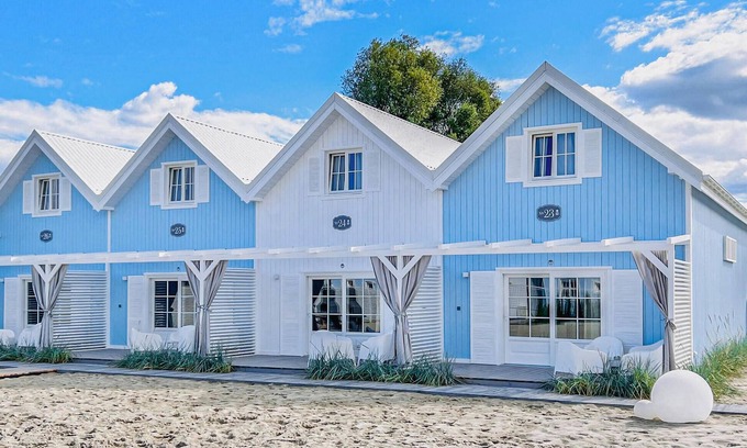 Mielno House | Gorgeous home in Mielno with WiFi