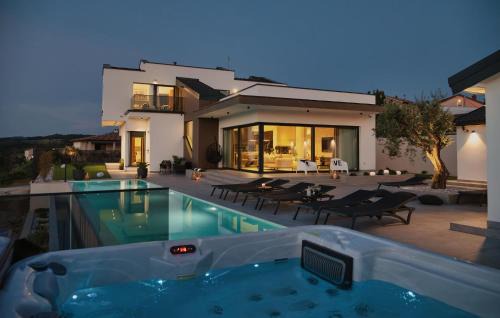 Momjan House | Gorgeous Home In Momjan With Sauna