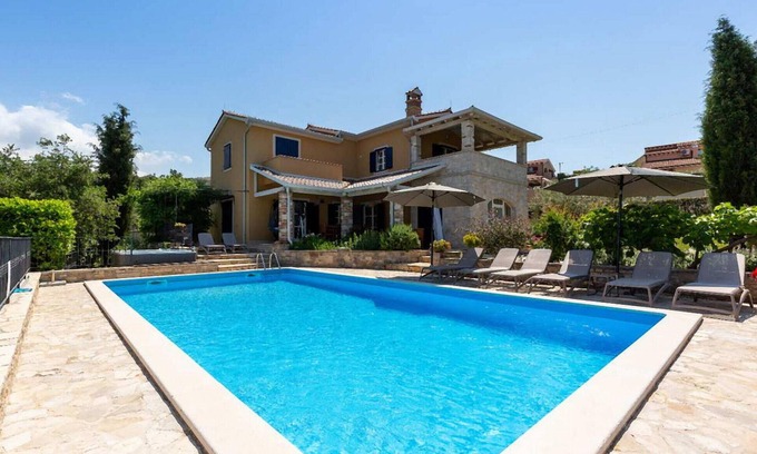 Montizana House | Gorgeous home in Porec