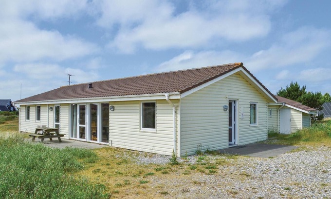 Klegod Strand House | Gorgeous home in Ringkøbing with sauna