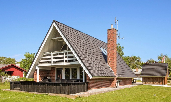 Samsø House | Gorgeous home in Samsø with kitchen