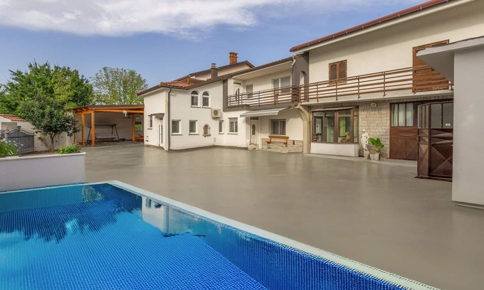 Prem House | Gorgeous home in Pregarje-Obrov