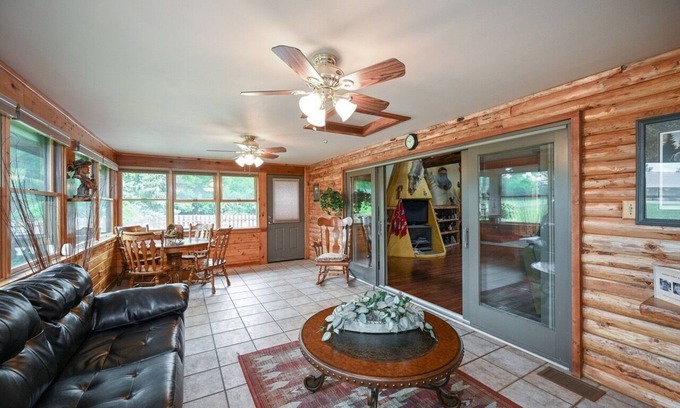 Mokena House | Gorgeous Log Home in Chicagoland!