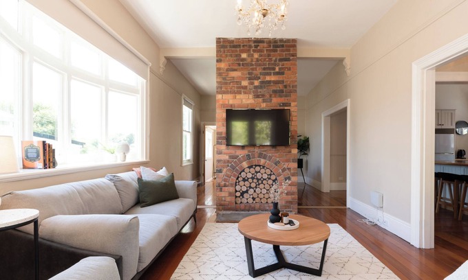 South Launceston House | Gorgeous on Galvin: Close to Town Yet A Mile Away