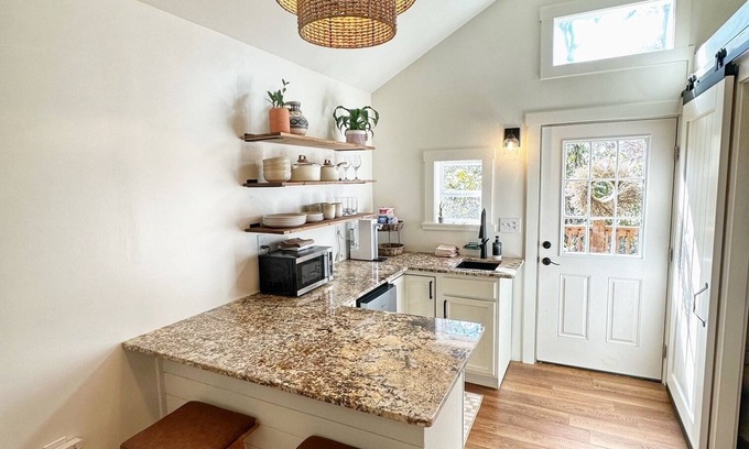 Cullowhee Apartment | Gorgeous studio cottage less than 1/2 mile from Western Carolina University!