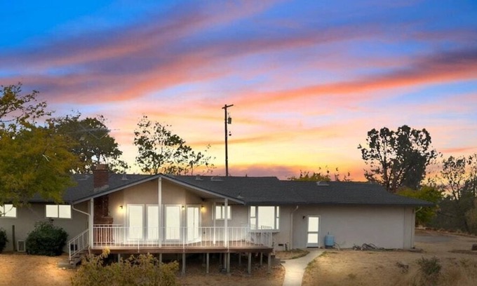 Loomis House | Gorgeous View. Private, Quiet