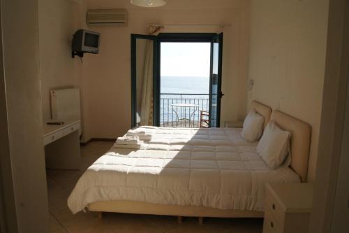 Kardamyli Apartment | Gorgones, sea-front, great view
