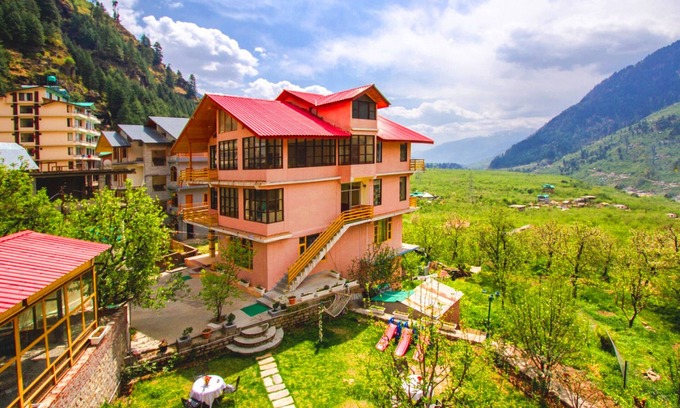 Jagatsukh Hotel | Goroomgo Aplin Retreat Manali