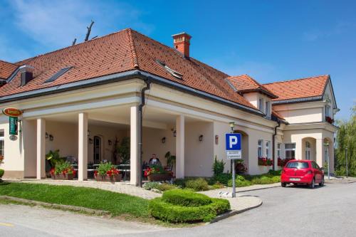 Ljutomer House | Gostišče - Guest house STARI HRAST