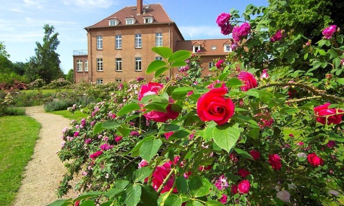 Warnkenhagen Villa | Gottin Manor House - for up to 25 people