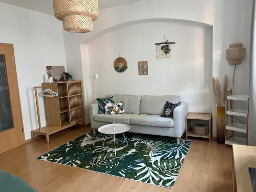 Erfurt Old Town Apartment | Grünspecht am Klein Venedig, zentral mit Balkon, Arbeitsplatz, Küche, Badewanne etc