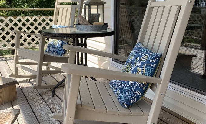 Sylvan Shores Cottage | Grace Cottage - Charming cottage on beautiful Beaver Lake