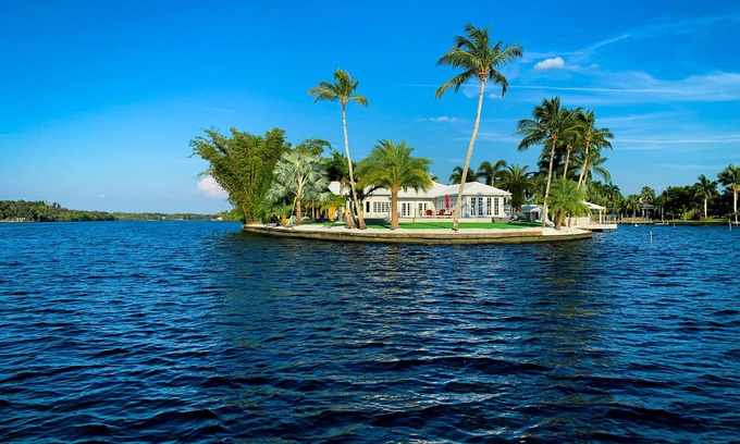 Fort Myers Shores House | Grace River Island Forever Memories Vacations Weddings Birthdays Anniversaries