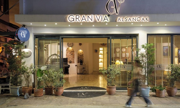 Old Town Hotel | Gran Via Alsancak