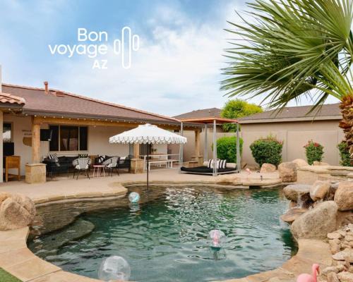 Village Grove House | Granada Grotto