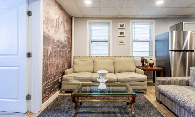 Constable Hook House | Grand 9BR (25 Beds) | NYC Access + Free Parking