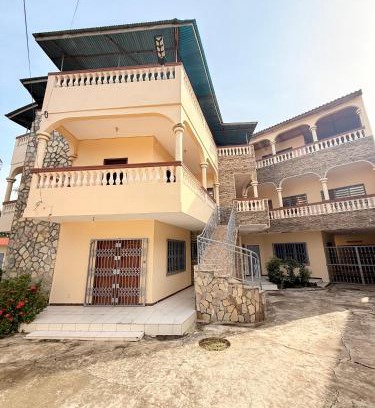 Abomey-Calavi Apartment | Grand appartement non loin du centre de Cotonou