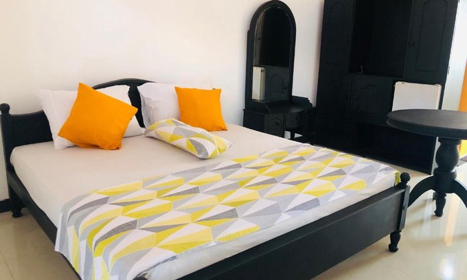 Hambantota Hotel | Grand Camellia Hotel