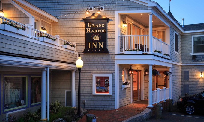 Camden Hotel | Grand Harbor Inn