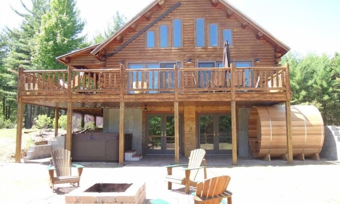 Wilmington House | Grand Pines Lodge, Ultimate Log Luxury, Stunning Views, Hot Tub & Sauna, EV Charger, 3D Tour