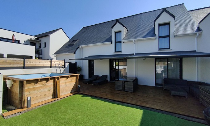 Larmor-Plage Other | Grande Maison Avec Piscine à 700 M de la Plage