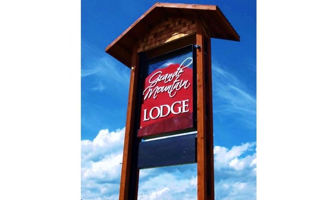 Grande Cache Cabin | Grande Mountain Lodge