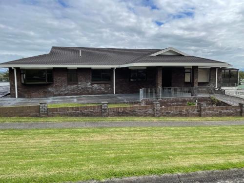 Te Aroha House | Grandpa’s Place