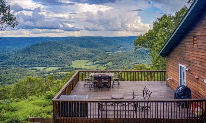 Jasper Cabin | GRANDVIEW CABIN with MILLION DOLLAR VIEWS of The Arkansas Grand Canyon