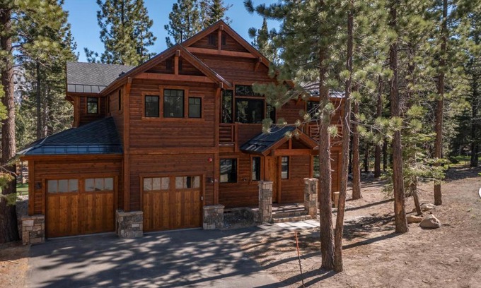 Mammoth Lakes House | Gray Bear #86 home
