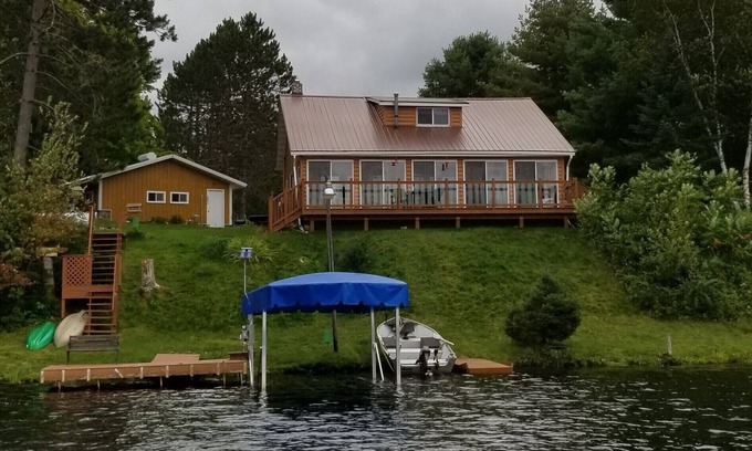 Winter Cabin | Great 4 Season Family Getaway! Quiet, yet full of Fun!