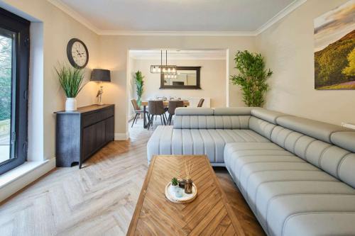 Great Ayton House | Great Ayton Townhouse Retreat-Sleeps 6-3Bed-2Bath
