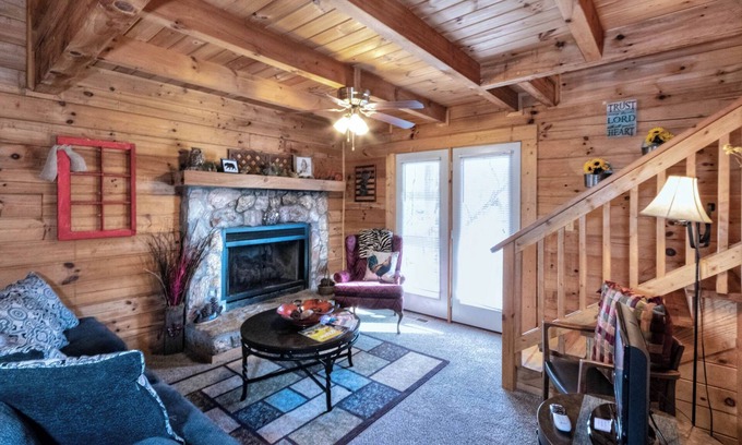 Pine Mountain Cabin | Great cabin with a warm and cozy mountain feel