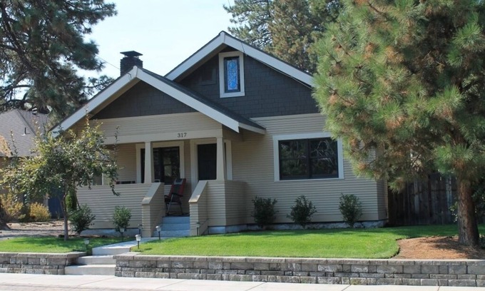 Old Bend House | Great Downtown Location And House