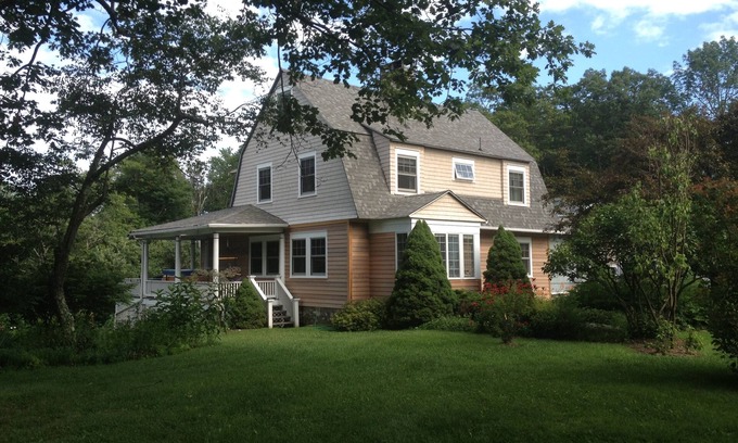 Cragsmoor House | Great Escape to Convene with Friends & Family w/Hot Tub & Many Decks