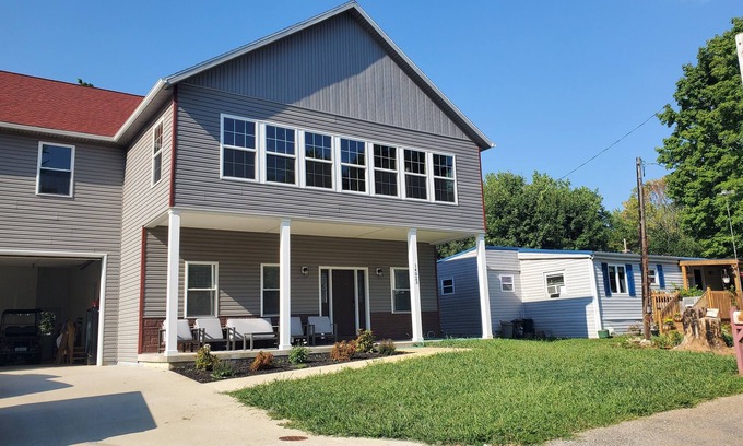 Lakeview House | Great Family Get Away on the North Side of Indian Lake in Chippewa