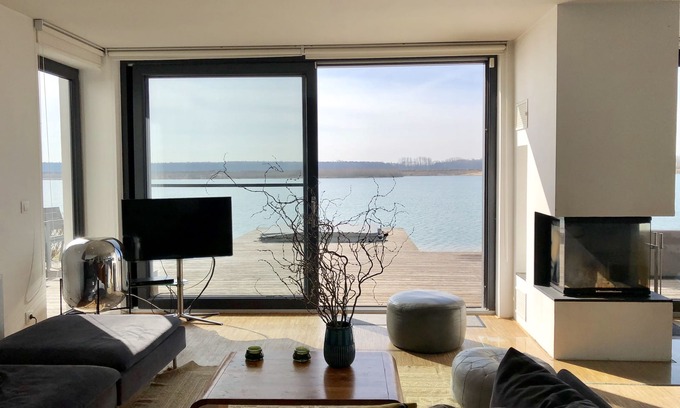 Lobnitz House | Great Home with open fireplace and sauna right at the lake