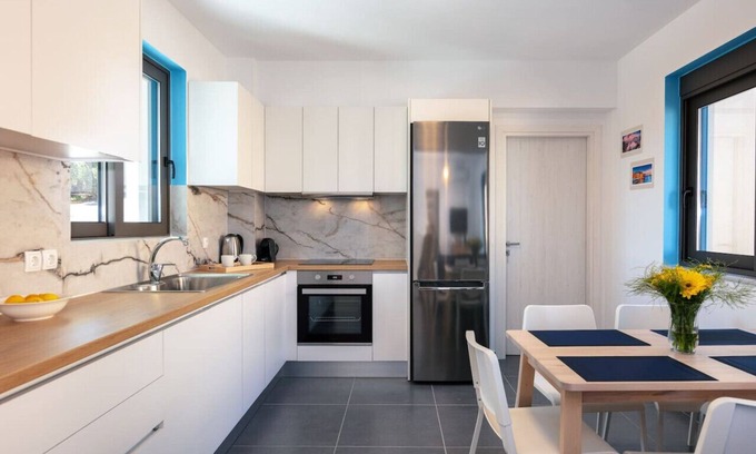 Tavronitis Apartment | Greek Sky- New modern apartment with shared pool