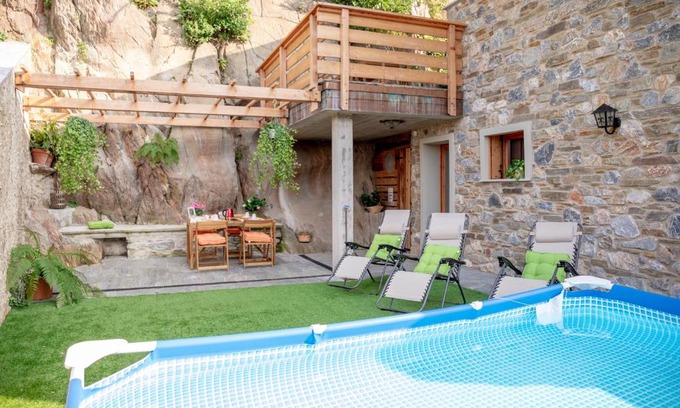 Dervio Apartment | Green Chalet Scalotta - Private Garden with Jacuzzi and Spa