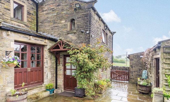 Thornton Cottage | GREEN CLOUGH FARM, character holiday cottage in Haworth