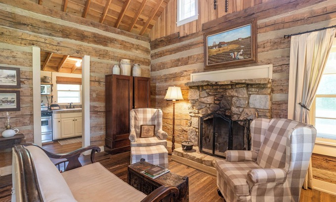 Bells Bed & Breakfast | Green Frog Farm Cabins