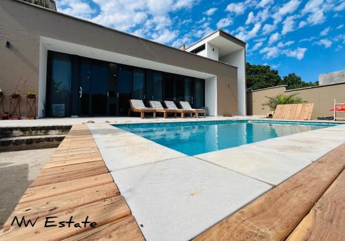 Lopes House | Green View