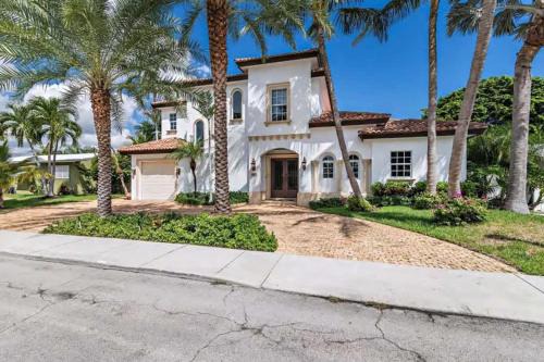 Southside House | Gregory Place - Dine Alfresco by the Pool in South End Sophistication