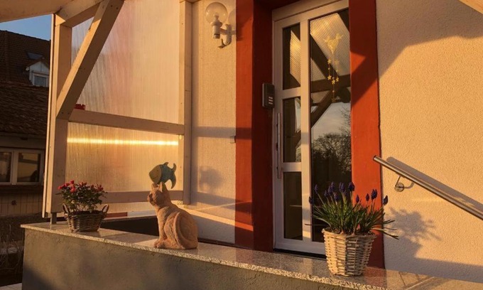 Grenzach-Wyhlen Apartment | Grenznahe Ferienwohnung mit 4 Schlafzimmern