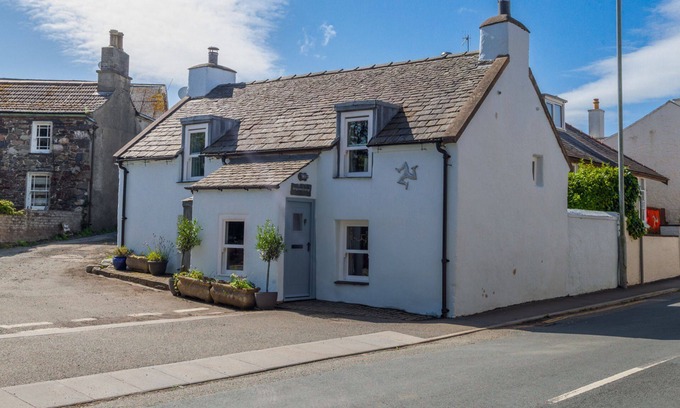 Kirkmichael Cottage | Greystones is a quaint cottage in the heart of the village of Kirk Michael