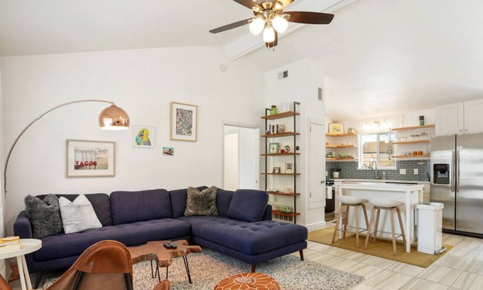 North University Apartment | Griffith St #1 xxxxx