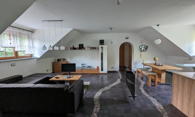 Maria Neustift Apartment | Große Wohnung im grünen.