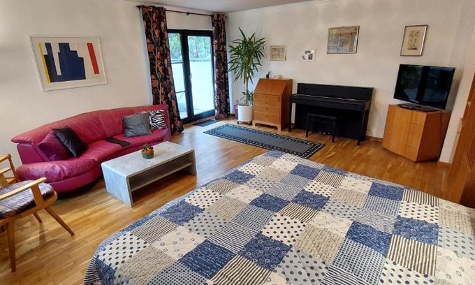 Zell am Main Apartment | Großzügige Wohnung mit Terrasse Würzburg, Zell