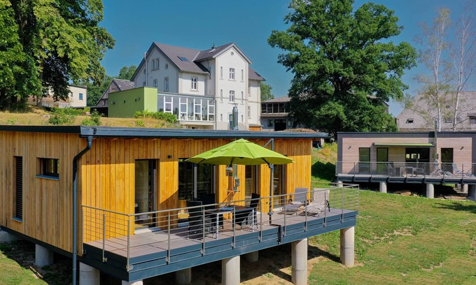 Bad Alexandersbad Apartment | Großzügiges Ferienhaus für bis zu Zwei Personen mit Sauna zur Alleinigen Nutzung