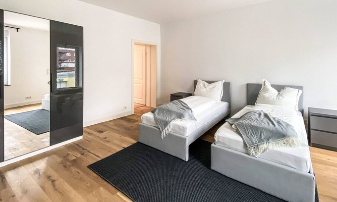 Linnich House | Großzügiges Ferienhaus mit Garten, 2 Stellplätze, TOP Ausstattung