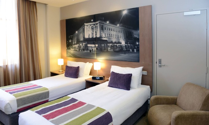 Adelaide Central Business District Hotel | Grosvenor Hotel Adelaide by Accor